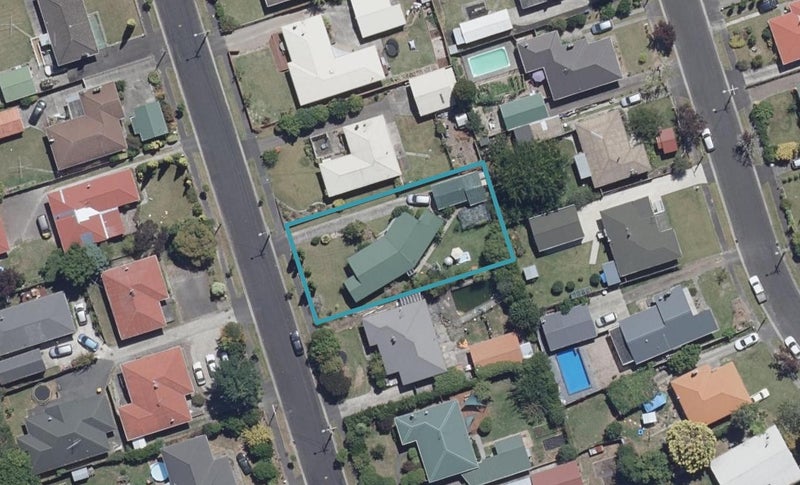 55 Fenwick Crescent, Hillcrest, Hamilton - Carousel 1