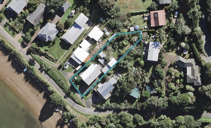 10 Mcmillan Road, Omiha, Waiheke Island - Carousel 1