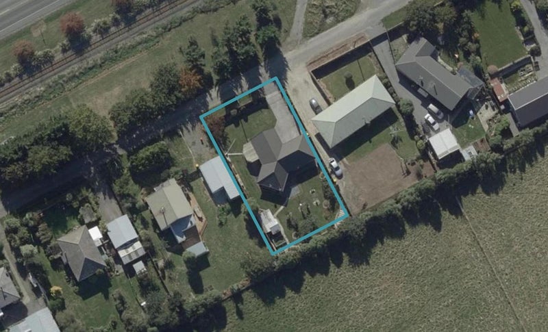 20 Railway Road, Leeston - Carousel 1