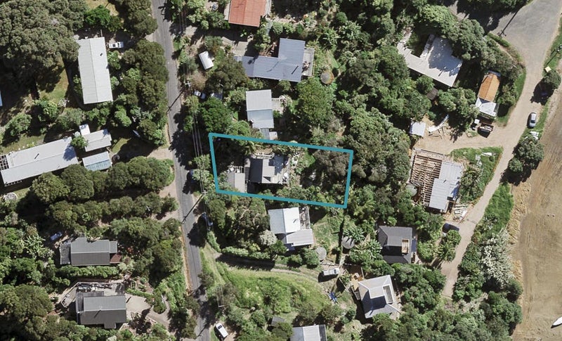 14 Albert Crescent, Ostend, Waiheke Island - Carousel 1
