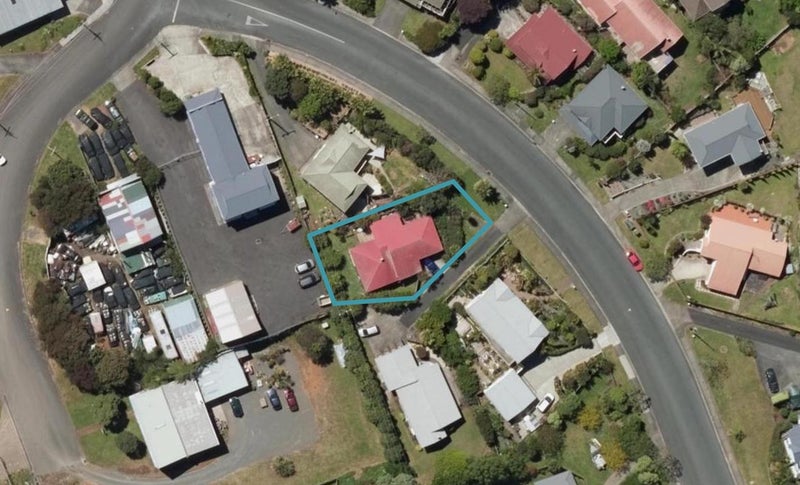 4 Ridgeway Drive, Kamo, Whangarei - Carousel 1