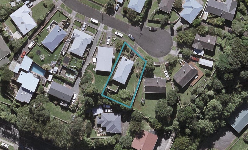 12 Elm Grove, Westown, New Plymouth - Carousel 1
