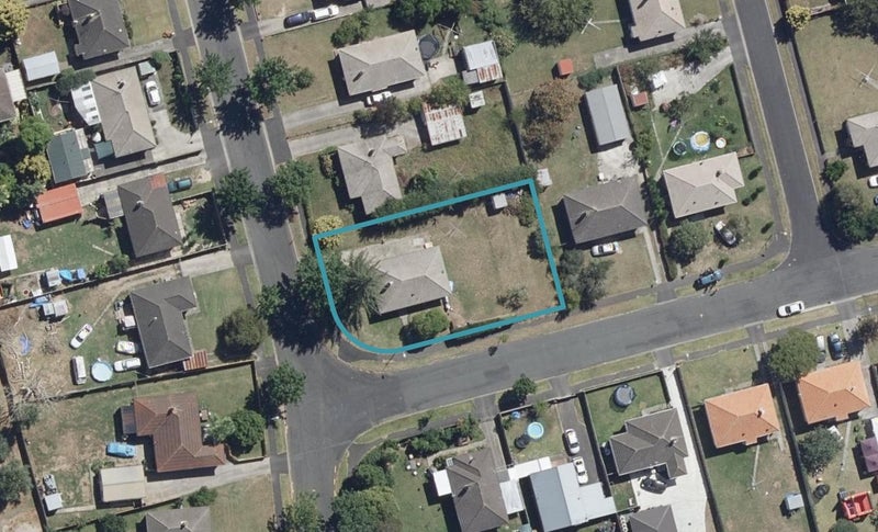 46 Kenney Crescent, Fairfield, Hamilton - Carousel 1