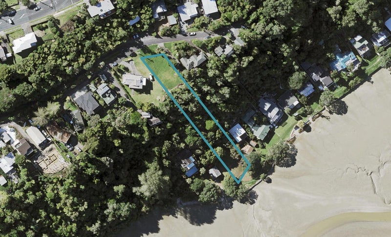 41 Pohutukawa Avenue, Shelly Park, Auckland - Carousel 1