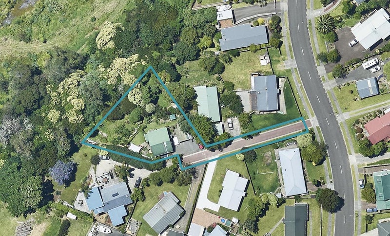 17 Tom Muir Drive, Gate Pa, Tauranga - Carousel 1