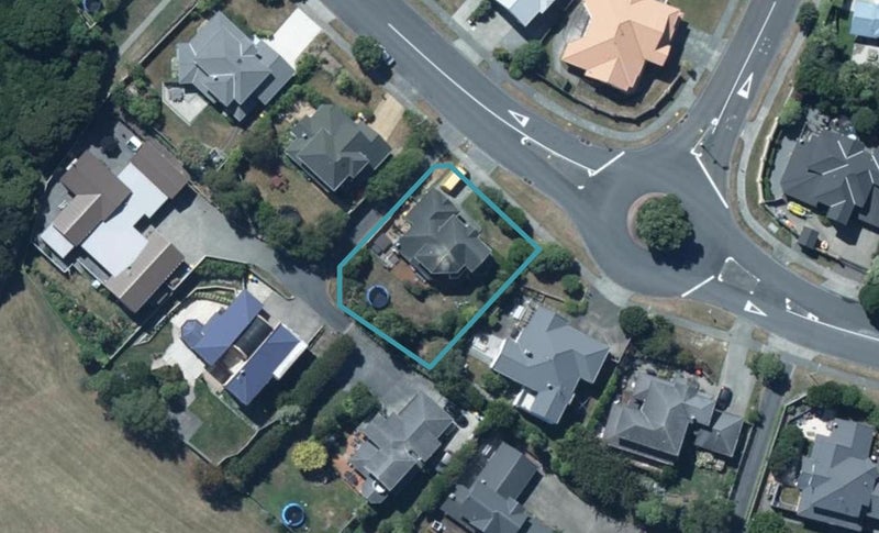 58 Joseph Banks Drive, Whitby, Porirua - Carousel 1