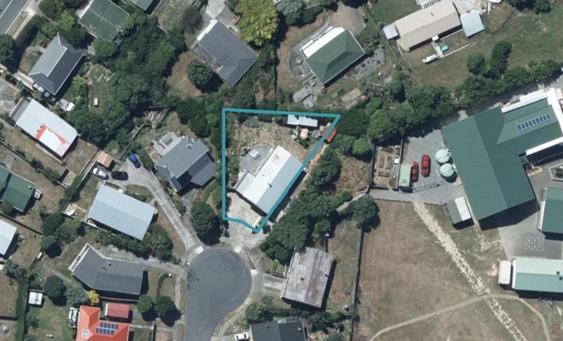 22 Limerick Grove, Ascot Park, Porirua - Carousel 1
