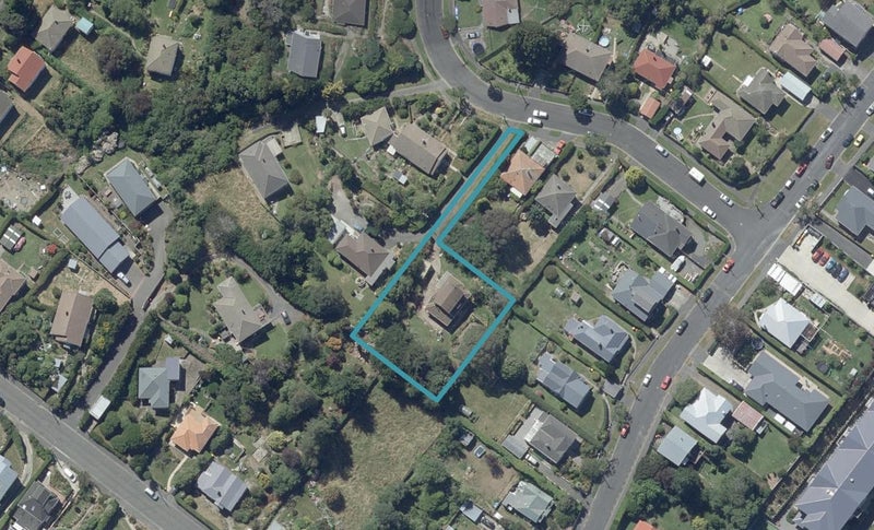 11 Craighall Crescent, Wakari, Dunedin - Carousel 1