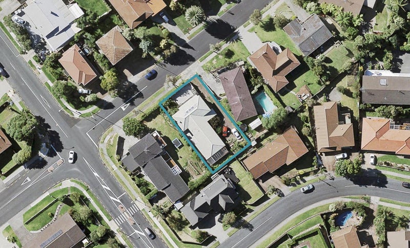 3 Lastel Place, Shelly Park, Auckland - Carousel 1