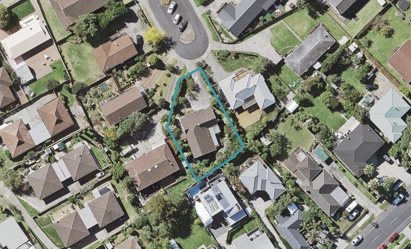 9 Clunie Place, Highland Park, Auckland - Carousel 1