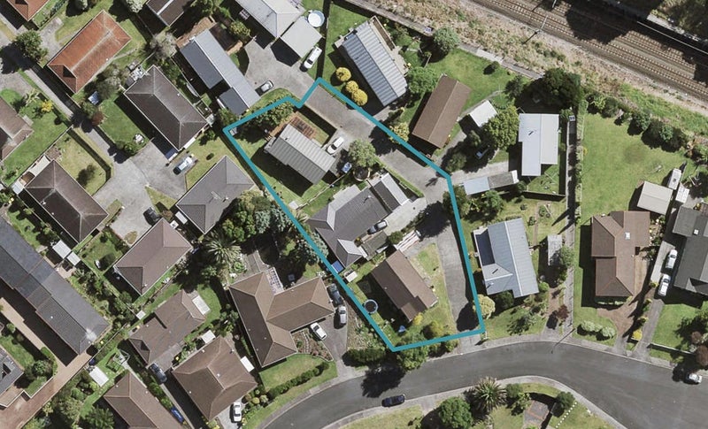 3/8 Miriam Corban Heights, Henderson, Auckland - Carousel 1
