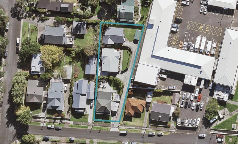 3/8 Tennyson Street, Northcote Point, Auckland - Carousel 1