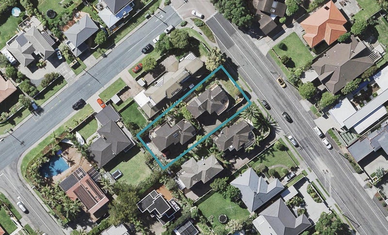 2/69 Seacliffe Avenue, Narrow Neck, Auckland - Carousel 1