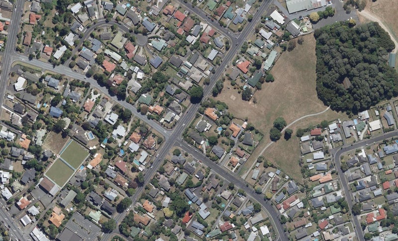 30 Masters Avenue, Hillcrest, Hamilton - Carousel 1