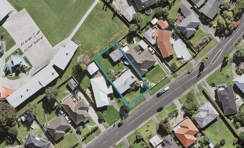 132 Moore Street, Hillcrest, Auckland - Carousel 1