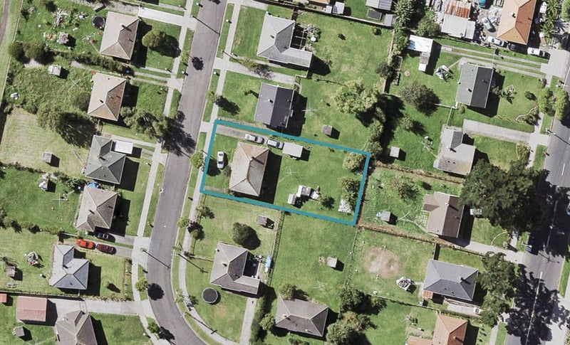 28 Chiltern Crescent, Glen Innes, Auckland - Carousel 1