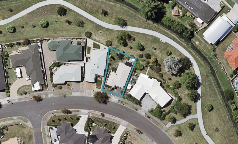 24 Kensington Drive, Taradale, Napier - Carousel 1