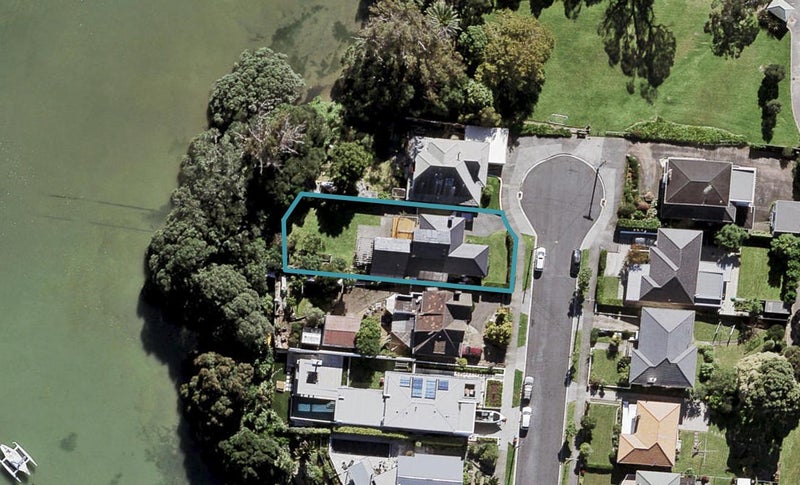 32 Westmere Park Avenue , Westmere, Auckland - Carousel 1