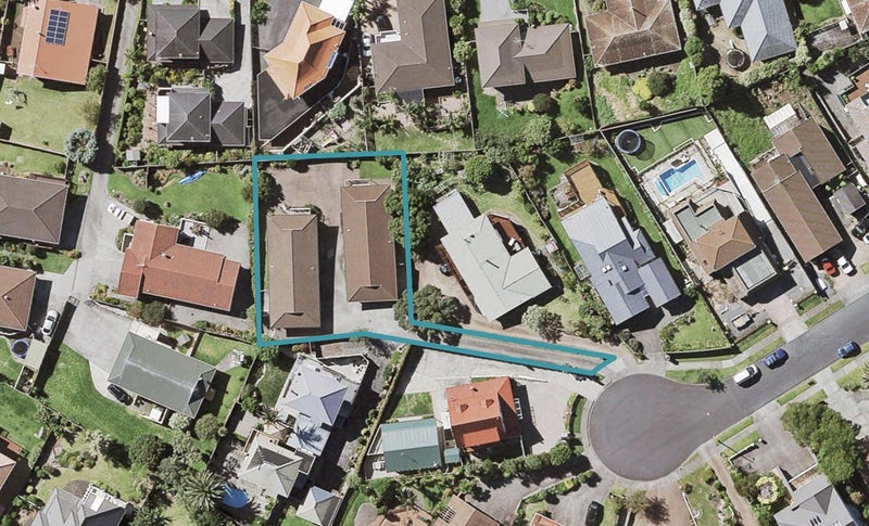 1/13 Pitlochry Place, Highland Park, Auckland - Carousel 1