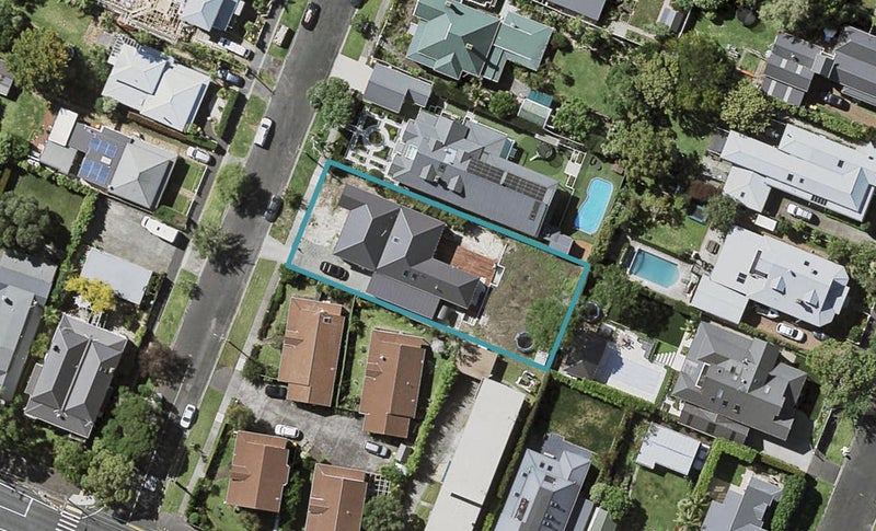 4 Russell Street, Stanley Point, Auckland - Carousel 1
