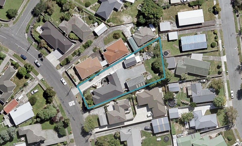 61 Fraser Crescent, Elderslea, Upper Hutt - Carousel 1