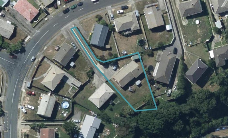 23 Takapuwahia Drive, Takapuwahia, Porirua - Carousel 1