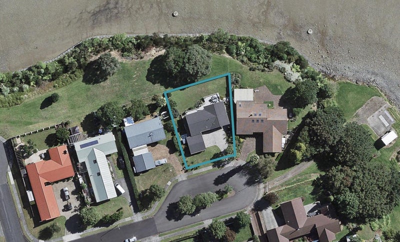 8 Kowhai Place, Waiuku, Waiuku - Carousel 1