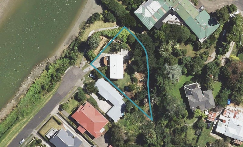 185 Esplanade, Inner Kaiti, Gisborne - Carousel 1