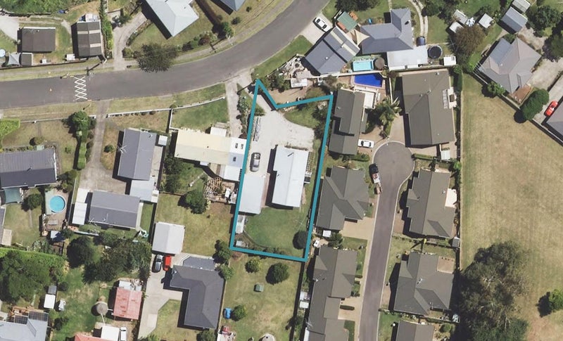 10 Riperata Street, Riverdale, Gisborne - Carousel 1