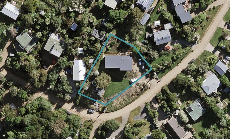 4 Te Makiri Road, Onetangi, Waiheke Island - Carousel 1