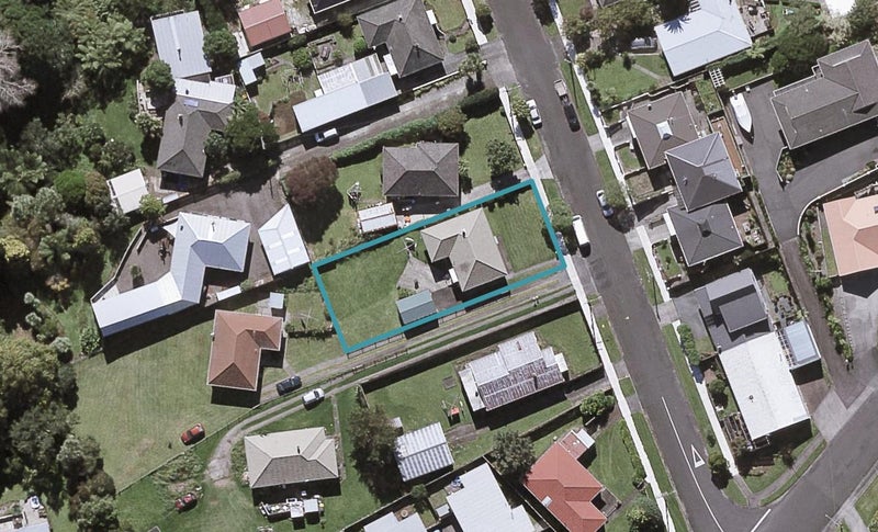 13 Budleigh Street, Frankleigh Park, New Plymouth - Carousel 1
