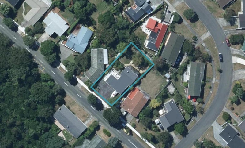 37 Ayton Drive, Whitby, Porirua - Carousel 1