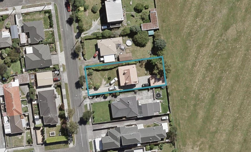 14 Whitley Avenue, Ebdentown, Upper Hutt - Carousel 1