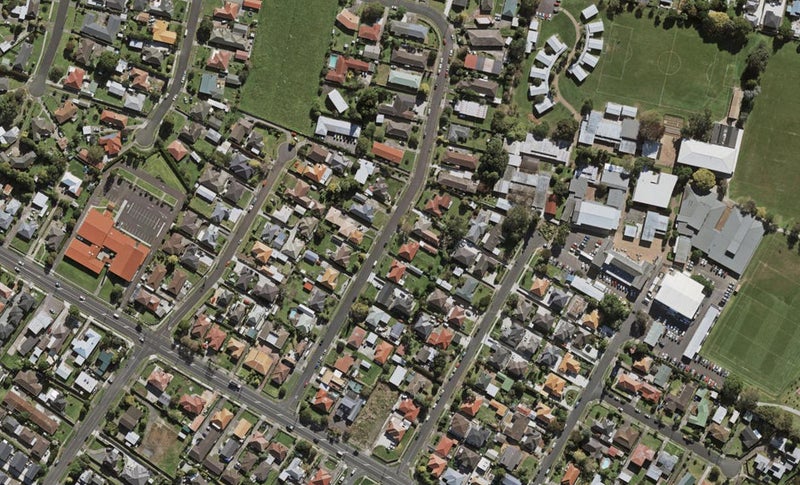 15 Alexander Avenue, Papatoetoe, Auckland - Carousel 1
