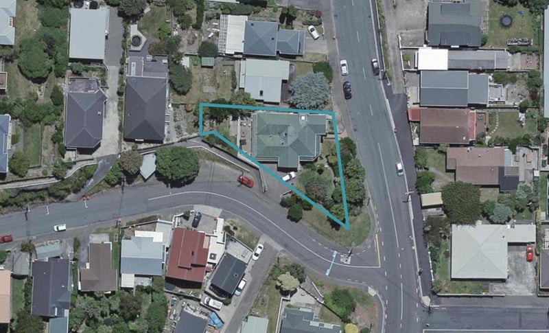 92 Queens Drive, Lyall Bay, Wellington - Carousel 1