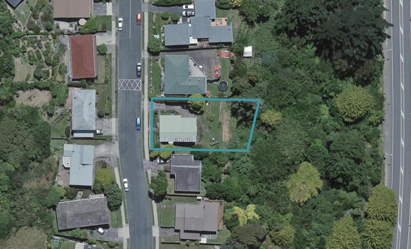 59 Fyvie Avenue, Tawa, Wellington - Carousel 1