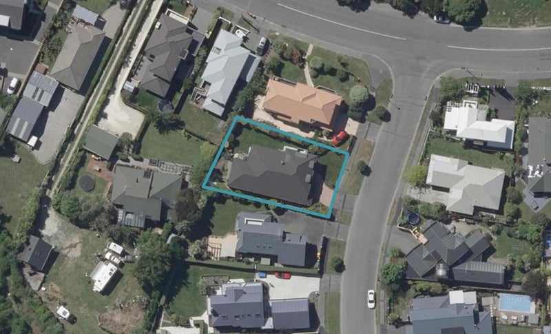 4 Basil Place, Mount Pleasant, Christchurch - Carousel 1