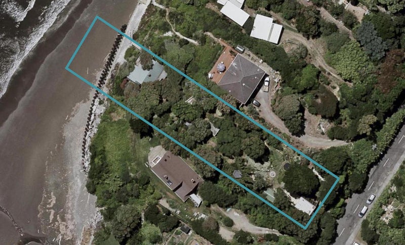 28 Ames Street, Paekakariki - Carousel 1
