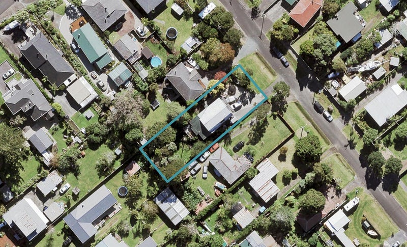 5 Coleman Avenue, Herald Island, Auckland - Carousel 1