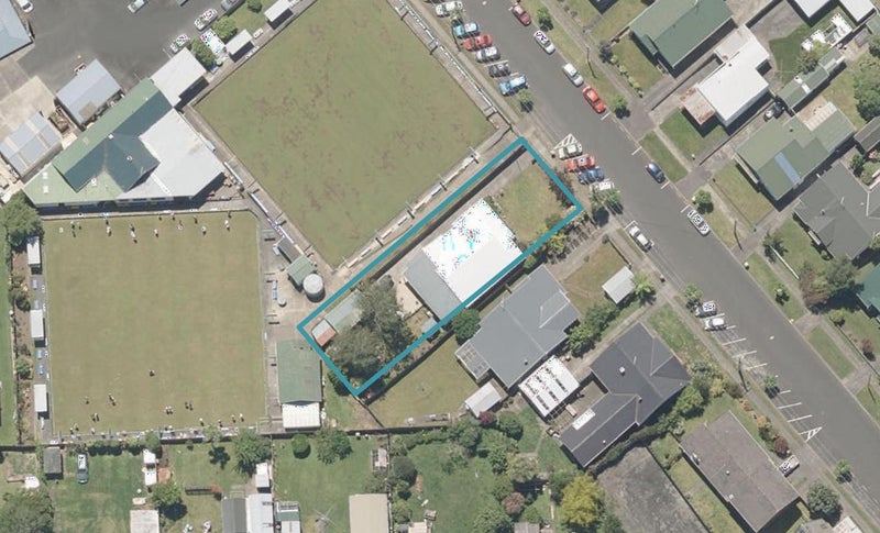 36 Helmore Street, Whanganui East, Whanganui - Carousel 1