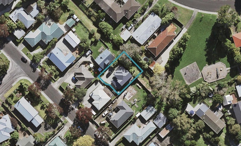 9A Lynden Avenue, Hillcrest, Auckland - Carousel 1