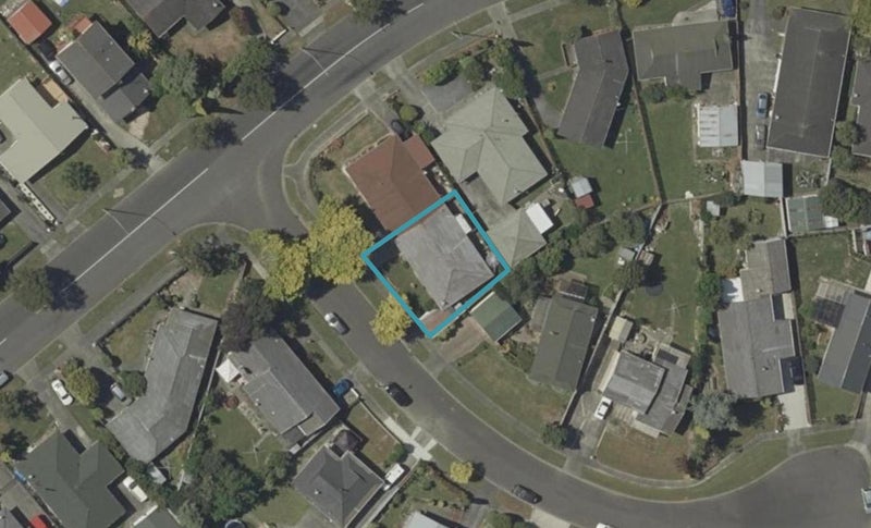 2 Waltham Court, Cloverlea, Palmerston North - Carousel 1
