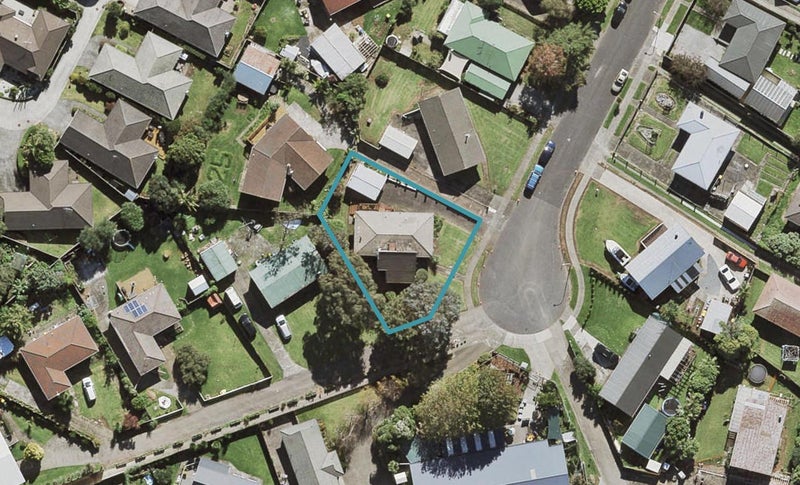 27 Lindis Place, Mangere Bridge, Auckland - Carousel 1