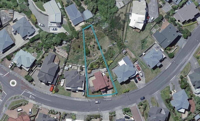 19 Dress Circle, Newlands, Wellington - Carousel 1