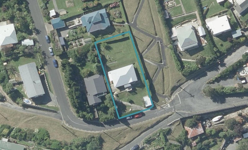 42 Adderley Terrace, Ravensbourne, Dunedin - Carousel 1