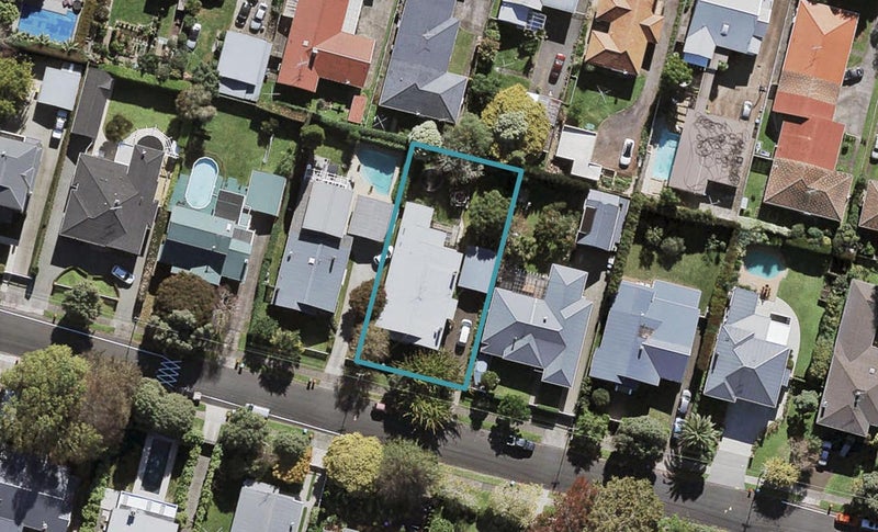17 Pukehana Avenue, Epsom, Auckland - Carousel 1
