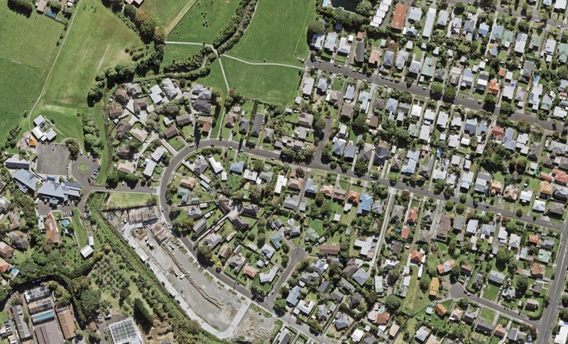 2/133 Haverstock Road, Sandringham, Auckland - Carousel 1