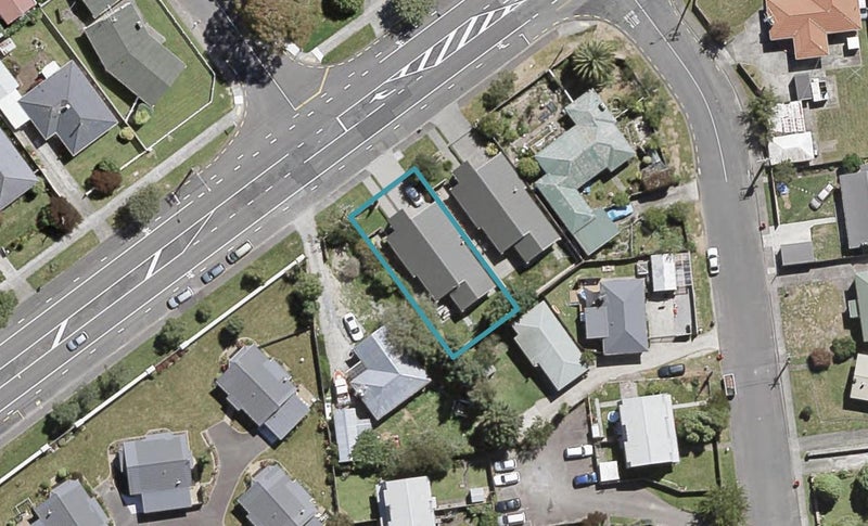 1112 Fergusson Drive, Clouston Park, Upper Hutt - Carousel 1