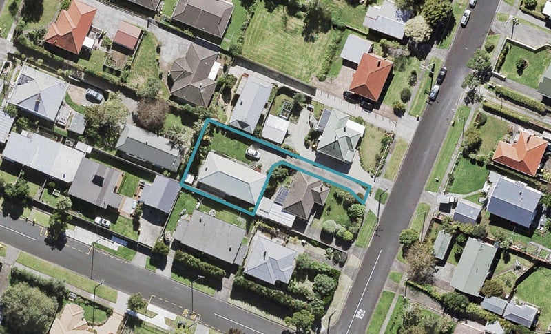 24A Koromiko Street, New Lynn, Auckland - Carousel 1