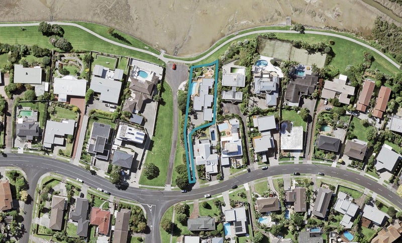 96 Bramley Drive, Farm Cove, Auckland - Carousel 1